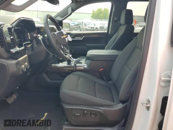 2025 Chevrolet Silverado 1500 LT with VIN 2GCUKDED9S1163820, listed as a Copart auction lot 66090915 with 4,535 mi miles and Clean title. Bid and sale history available at DreamBid. Image 7.