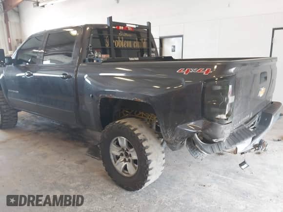 2015 Chevrolet Silverado 1500 LT with VIN 3GCUKREC1FG370445, listed as a IAAI auction lot 42789096 with 138,602 mi miles and . Bid and sale history available at DreamBid. Image 3.