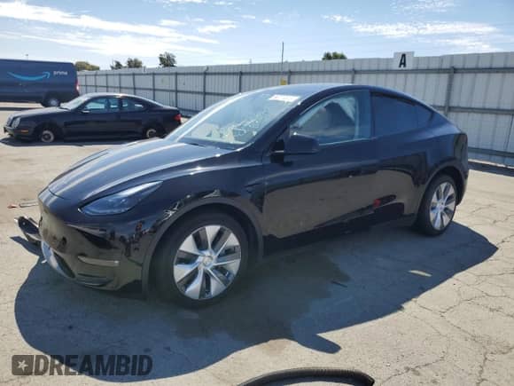 2023 Tesla Model Y Long Range с VIN 7SAYGAEE3PF903721, выставлен на аукционе Copart как лот 68774815 с пробегом Не указан миль и Списание • Salvage title. История ставок и продаж доступна на DreamBid. Изображение 1.