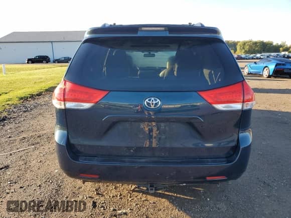 2012 Toyota Sienna XLE with VIN 5TDYK3DC5CS245235, listed as a Copart auction lot 82349425 with 149,275 mi miles and Salvage title. Bid and sale history available at DreamBid. Image 6.