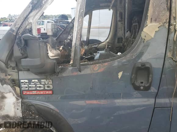 2021 Ram ProMaster Cargo с VIN 3C6FRVJG1ME503081, выставлен на аукционе Copart как лот 80344895 с пробегом Не указан миль и На запчасти • Non repairable. История ставок и продаж доступна на DreamBid. Изображение 7.