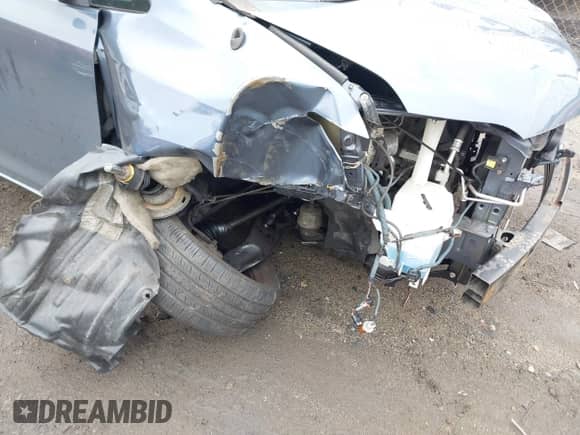 2014 Toyota Sienna LE z VIN 5TDJK3DC1ES082653, wystawiony jako IAAI lot #42594632 z przebiegiem 186 392 mil mil oraz . Historia ofert i sprzedaży dostępna na DreamBid. Obrazek 6.