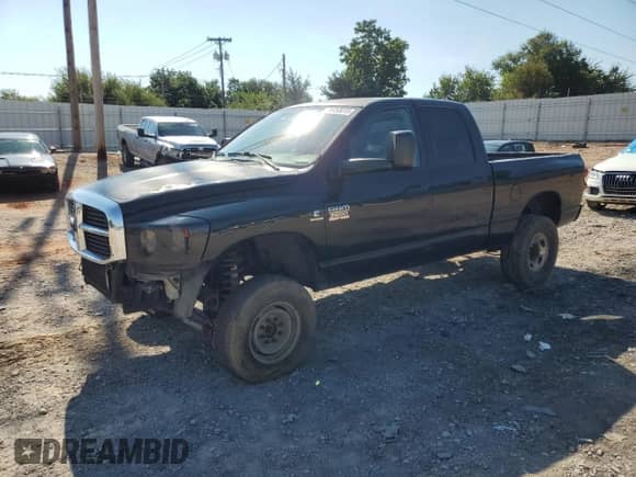 2008 Dodge 2500 SLT with VIN 3D7KS28A68G150249, listed as a Copart auction lot 68950015 with 318,804 mi miles and Salvage title. Bid and sale history available at DreamBid. Image 1.