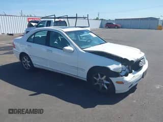 2004 Mercedes-Benz C 240 с VIN WDBRF61J24F480110, выставлен на аукционе IAAI как лот 42196561 с пробегом 125 617 миль миль и . История ставок и продаж доступна на DreamBid. Изображение 1.