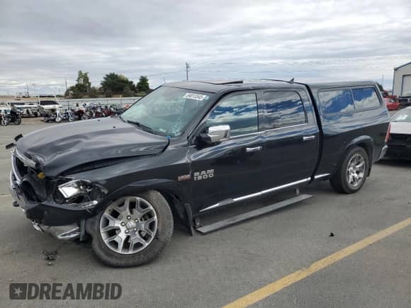 2017 Ram 1500 Limited z VIN 1C6RR7WT7HS637921, wystawiony jako Copart lot #84813345 z przebiegiem 88 931 mil mil oraz Szkoda całkowita • Salvage title. Historia ofert i sprzedaży dostępna na DreamBid. Obrazek 1.