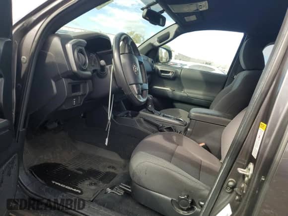 2017 Toyota Tacoma SR5 с VIN 5TFSZ5AN2HX067594, выставлен на аукционе Copart как лот 85170305 с пробегом 132 108 миль миль и Списание • Salvage title. История ставок и продаж доступна на DreamBid. Изображение 7.