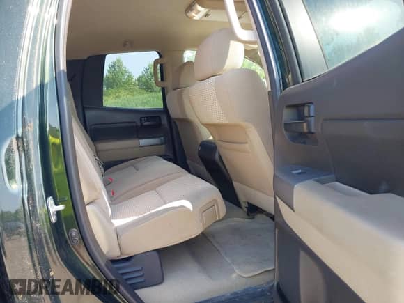 2010 Toyota Tundra с VIN 5TFUY5F15AX137953, выставлен на аукционе IAAI как лот 42655445 с пробегом 163 572 миль миль и . История ставок и продаж доступна на DreamBid. Изображение 8.