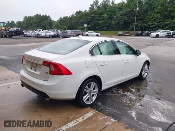 2012 Volvo S60 T5 с VIN YV1622FS3C2114909, выставлен на аукционе IAAI как лот 42969803 с пробегом 185 164 миль миль и . История ставок и продаж доступна на DreamBid. Изображение 4.