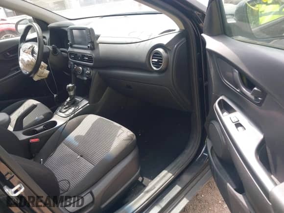 2021 Hyundai Kona SEL with VIN KM8K22AA1MU694195, listed as a IAAI auction lot 42744155 with 110,878 mi miles and . Bid and sale history available at DreamBid. Image 5.