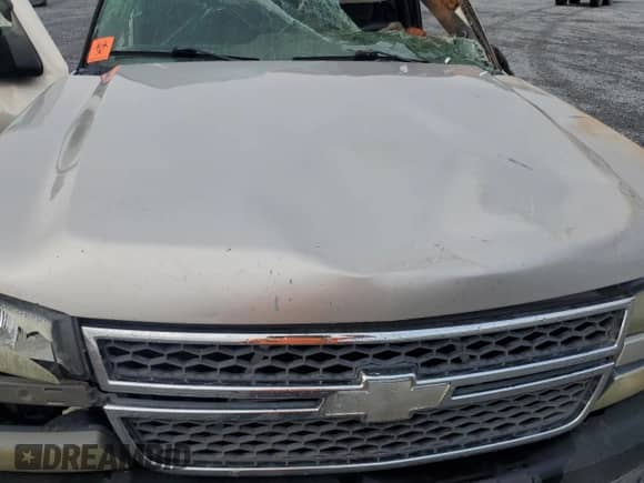 2005 Chevrolet Silverado 2500HD LS с VIN 1GCHK23255F826143, выставлен на аукционе Copart как лот 71189425 с пробегом Не указан миль и Списание • Salvage title. История ставок и продаж доступна на DreamBid. Изображение 11.