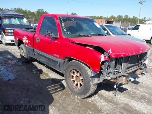 2000 Chevrolet Silverado 1500 LS with VIN 1GCEC14T0YZ118452, listed as a IAAI auction lot 41384980 with Not provided miles and . Bid and sale history available at DreamBid. Image 1.