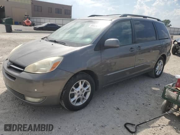 2005 Toyota Sienna XLE z VIN 5TDZA22C45S379337, wystawiony jako Copart lot #80653935 z przebiegiem 219 825 mil mil oraz Szkoda całkowita • Salvage title. Historia ofert i sprzedaży dostępna na DreamBid. Obrazek 1.