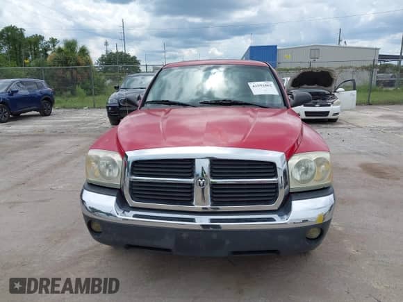 2005 Dodge Dakota SLT with VIN 1D7HE48N75S126353, listed as a IAAI auction lot 42591862 with 239,472 mi miles and . Bid and sale history available at DreamBid. Image 6.
