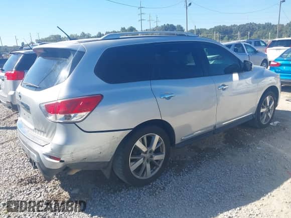 2015 Nissan Pathfinder S z VIN 5N1AR2MN2FC678019, wystawiony jako IAAI lot #43436107 z przebiegiem 155 739 mil mil oraz . Historia ofert i sprzedaży dostępna na DreamBid. Obrazek 4.