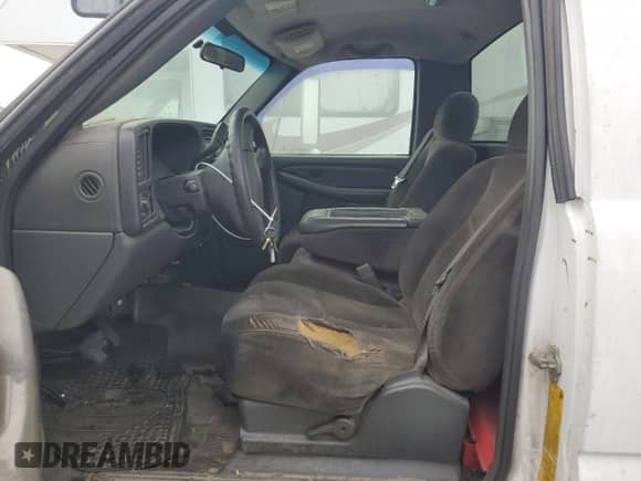 2006 Chevrolet Silverado 3500 WT z VIN 1GBJC34D76E278162, wystawiony jako Copart lot #68274905 z przebiegiem Nie podano mil oraz Szkoda całkowita • Salvage title. Historia ofert i sprzedaży dostępna na DreamBid. Obrazek 7.