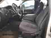 2007 Chevrolet Silverado 2500HD 2LT z VIN 1GCHK29647E582567, wystawiony jako Copart lot #79145864 z przebiegiem Nie podano mil oraz Czysty tytuł • Clean title. Historia ofert i sprzedaży dostępna na DreamBid. Obrazek 7.
