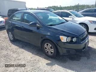 2012 Chevrolet Sonic LS с VIN 1G1JA5SH1C4151890, выставлен на аукционе IAAI как лот 42455995 с пробегом 170 500 миль миль и . История ставок и продаж доступна на DreamBid. Изображение 1.
