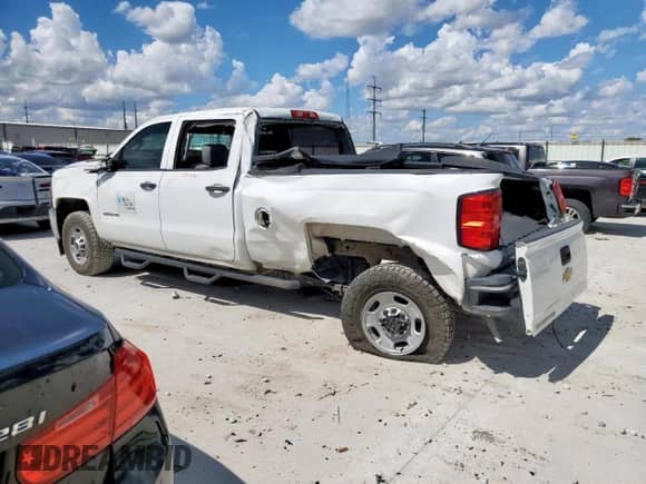 2018 Chevrolet Silverado 2500HD Work Truck z VIN 1GC1CUEG4JF168425, wystawiony jako Copart lot #81549045 z przebiegiem Nie podano mil oraz Szkoda całkowita • Salvage title. Historia ofert i sprzedaży dostępna na DreamBid. Obrazek 2.