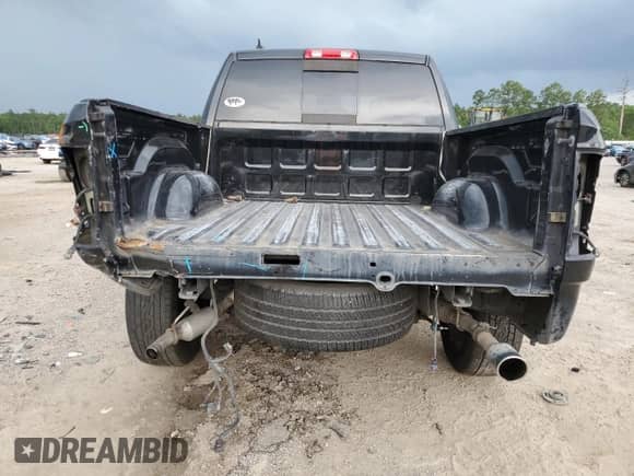 2017 Ram 1500 Big Horn z VIN 1C6RR6LT8HS582880, wystawiony jako Copart lot #57553305 z przebiegiem 113 749 mil mil oraz Szkoda całkowita • Salvage title. Historia ofert i sprzedaży dostępna na DreamBid. Obrazek 6.