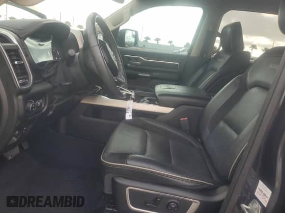 2019 Ram 1500 Laramie z VIN 1C6RREJT3KN617568, wystawiony jako Copart lot #84871435 z przebiegiem 73 674 mil mil oraz Szkoda całkowita • Salvage title. Historia ofert i sprzedaży dostępna na DreamBid. Obrazek 7.