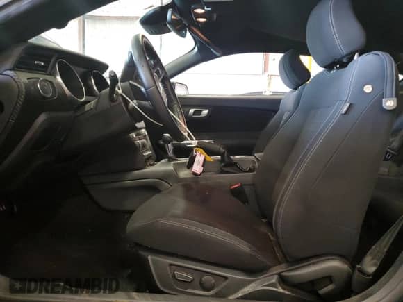 2022 Ford Mustang EcoBoost z VIN 1FA6P8TH2N5122428, wystawiony jako Copart lot #62330365 z przebiegiem 9 639 mil mil oraz Szkoda całkowita • Salvage title. Historia ofert i sprzedaży dostępna na DreamBid. Obrazek 7.