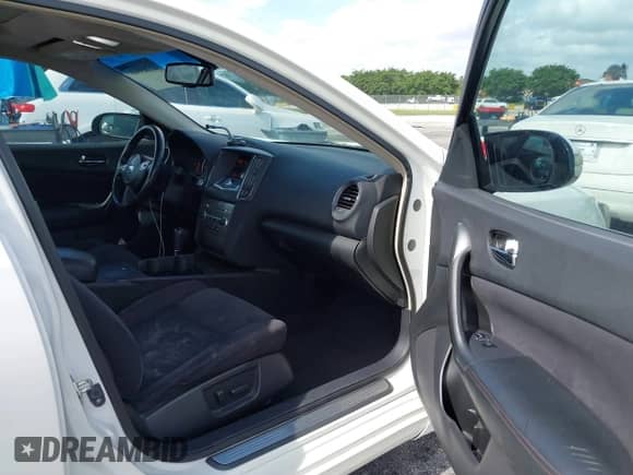 2012 Nissan Maxima SV z VIN 1N4AA5AP2CC864017, wystawiony jako IAAI lot #42785948 z przebiegiem 164 958 mil mil oraz . Historia ofert i sprzedaży dostępna na DreamBid. Obrazek 5.