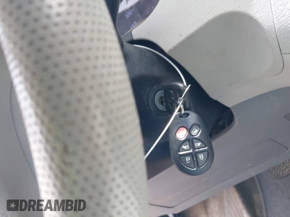 2014 Toyota Sienna Limited с VIN 5TDDK3DC9ES090271, выставлен на аукционе IAAI как лот 43006413 с пробегом 223 894 миль миль и . История ставок и продаж доступна на DreamBid. Изображение 11.