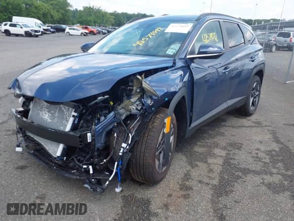 2025 Hyundai Tucson SEL Convenience with VIN 5NMJCCDE6SH526655, listed as a IAAI auction lot 42579092 with 2,897 mi miles and . Bid and sale history available at DreamBid. Image 2.