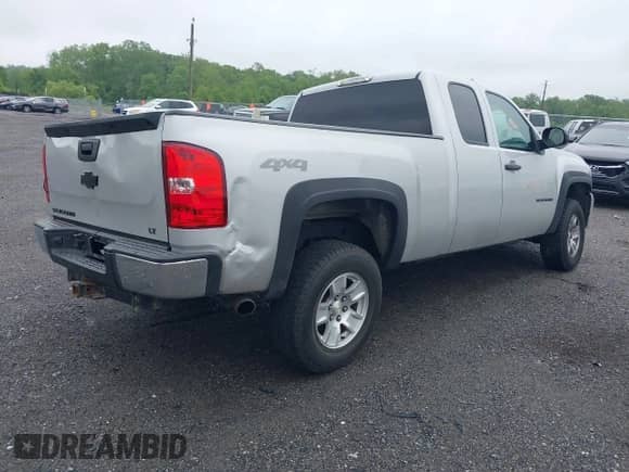 2010 Chevrolet Silverado 1500 LT with VIN 1GCSKSEA1AZ103926, listed as a IAAI auction lot 42263315 with 261,373 mi miles and . Bid and sale history available at DreamBid. Image 4.