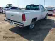 1995 Chevrolet Silverado 1500 z VIN 1GCEC14Z8SZ217712, wystawiony jako IAAI lot #42459235 z przebiegiem 172 963 mil mil oraz . Historia ofert i sprzedaży dostępna na DreamBid. Obrazek 4.