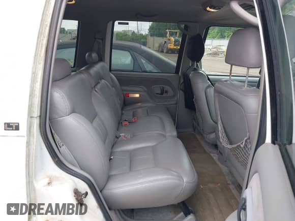 1996 Chevrolet Tahoe с VIN 1GNEK13R6TJ305489, выставлен на аукционе IAAI как лот 42713335 с пробегом 241 976 миль миль и . История ставок и продаж доступна на DreamBid. Изображение 8.