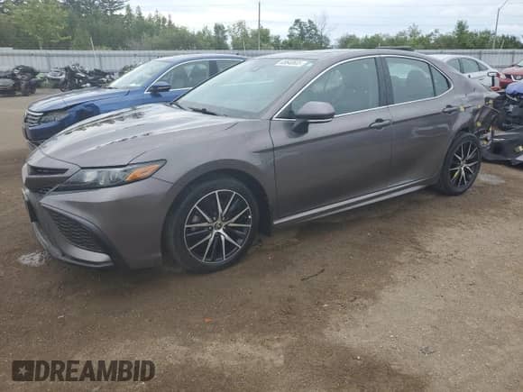 2021 Toyota Camry SE z VIN 4T1S11AK3MU612912, wystawiony jako Copart lot #65640605 z przebiegiem 95 302 mil mil oraz Szkoda całkowita • Salvage title. Historia ofert i sprzedaży dostępna na DreamBid. Obrazek 1.