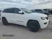 2018 Jeep Grand Cherokee Laredo z VIN 1C4RJFAG9JC303121, wystawiony jako Copart lot #90259455 z przebiegiem 125 299 mil mil oraz Czysty tytuł • Clean title. Historia ofert i sprzedaży dostępna na DreamBid. Obrazek 4.
