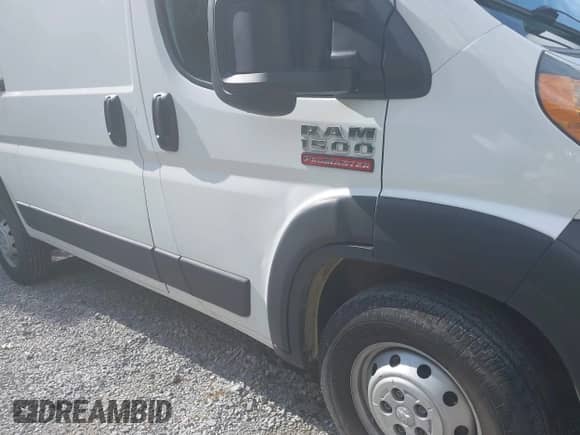 2021 Ram ProMaster Cargo z VIN 3C6LRVAG8ME573390, wystawiony jako IAAI lot #42462562 z przebiegiem 68 754 mil mil oraz . Historia ofert i sprzedaży dostępna na DreamBid. Obrazek 6.