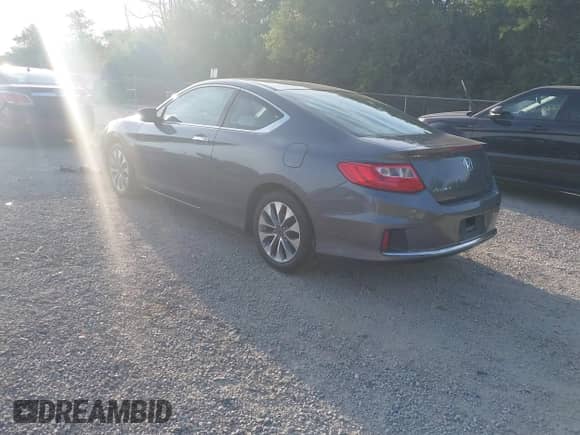 2013 Honda Accord LX-S z VIN 1HGCT1B3XDA016225, wystawiony jako IAAI lot #43234394 z przebiegiem 151 170 mil mil oraz . Historia ofert i sprzedaży dostępna na DreamBid. Obrazek 3.