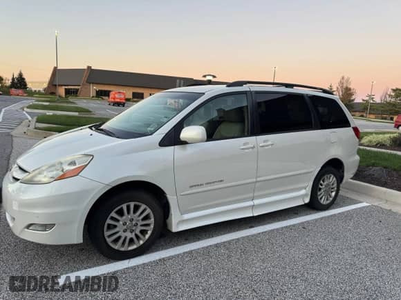 2009 Toyota Sienna XLE with VIN 5TDZK22C09S247890, listed as a Copart auction lot 86327845 with 95,435 mi miles and Clean title. Bid and sale history available at DreamBid. Image 2.