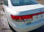 2007 Hyundai Azera GLS z VIN KMHFC46D67A189479, wystawiony jako IAAI lot #42641536 z przebiegiem 127 281 mil mil oraz . Historia ofert i sprzedaży dostępna na DreamBid. Obrazek 19.