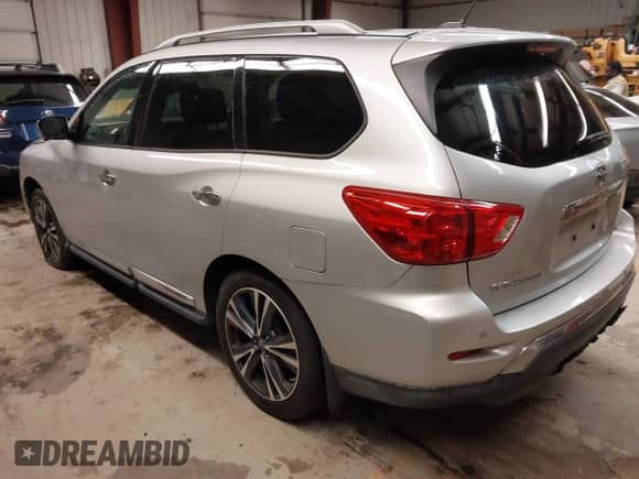 2017 Nissan Pathfinder SL z VIN 5N1DR2MM9HC626121, wystawiony jako IAAI lot #41960381 z przebiegiem 139 819 mil mil oraz . Historia ofert i sprzedaży dostępna na DreamBid. Obrazek 3.