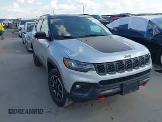 2024 Jeep Compass Trailhawk с VIN 3C4NJDDN2RT117207, выставлен на аукционе IAAI как лот 42898559 с пробегом 32 597 миль миль и . История ставок и продаж доступна на DreamBid. Изображение 1.