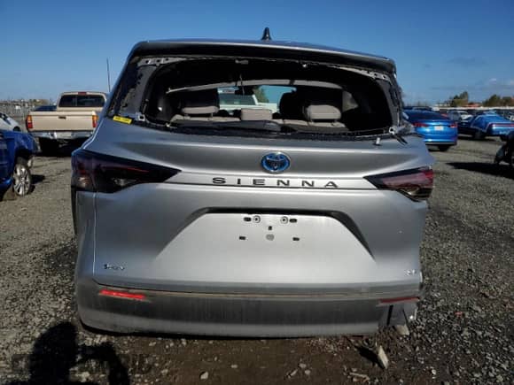 2025 Toyota Sienna LE с VIN 5TDKRKEC7SS264507, выставлен на аукционе Copart как лот 90347395 с пробегом Не указан миль и Списание • Salvage title. История ставок и продаж доступна на DreamBid. Изображение 6.