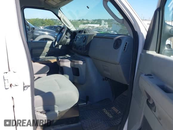 2013 Ford Econoline Cargo Commercial с VIN 1FTNE2EWXDDA09805, выставлен на аукционе IAAI как лот 43043363 с пробегом 84 796 миль миль и . История ставок и продаж доступна на DreamBid. Изображение 5.