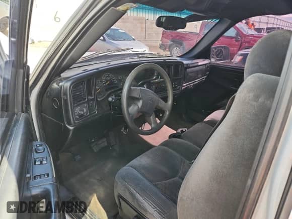 2004 Chevrolet Silverado 1500 LS z VIN 1GCEC19V54Z261272, wystawiony jako Copart lot #80439075 z przebiegiem Nie podano mil oraz Szkoda całkowita • Salvage title. Historia ofert i sprzedaży dostępna na DreamBid. Obrazek 8.