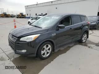 2014 Ford Escape SE z VIN 1FMCU0GXXEUE24592, wystawiony jako Copart lot #81490305 z przebiegiem 128 044 mil mil oraz Czysty tytuł • Clean title. Historia ofert i sprzedaży dostępna na DreamBid. Obrazek 1.