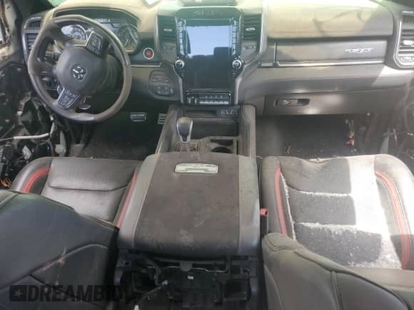 2022 Ram 1500 TRX z VIN 1C6SRFU99NN102201, wystawiony jako Copart lot #69654795 z przebiegiem Nie podano mil oraz Czysty tytuł • Clean title. Historia ofert i sprzedaży dostępna na DreamBid. Obrazek 8.