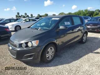 2014 Chevrolet Sonic LT z VIN 1G1JD6SH2E4142678, wystawiony jako Copart lot #74555124 z przebiegiem Nie podano mil oraz Szkoda całkowita • Salvage title. Historia ofert i sprzedaży dostępna na DreamBid. Obrazek 1.