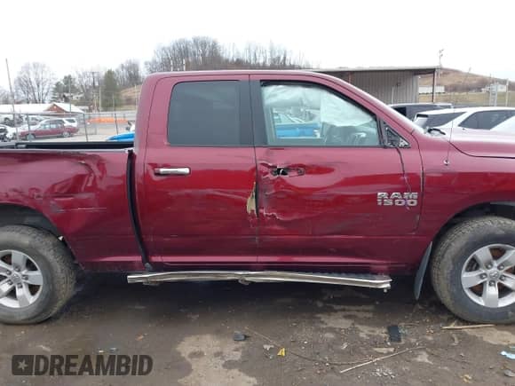 2018 Ram 1500 Big Horn z VIN 1C6RR7GG7JS319692, wystawiony jako IAAI lot #41486502 z przebiegiem 98 635 mil mil oraz . Historia ofert i sprzedaży dostępna na DreamBid. Obrazek 14.