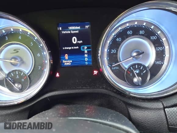 2014 Chrysler 300 S с VIN 2C3CCAGG0EH365847, выставлен на аукционе IAAI как лот 42719114 с пробегом 165 934 миль миль и . История ставок и продаж доступна на DreamBid. Изображение 7.
