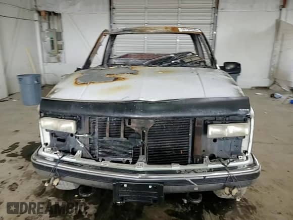 1999 Chevrolet Silverado 2500 с VIN 1GCGK24R9XR706208, выставлен на аукционе Copart как лот 58794035 с пробегом Не указан миль и Списание • Salvage title. История ставок и продаж доступна на DreamBid. Изображение 12.