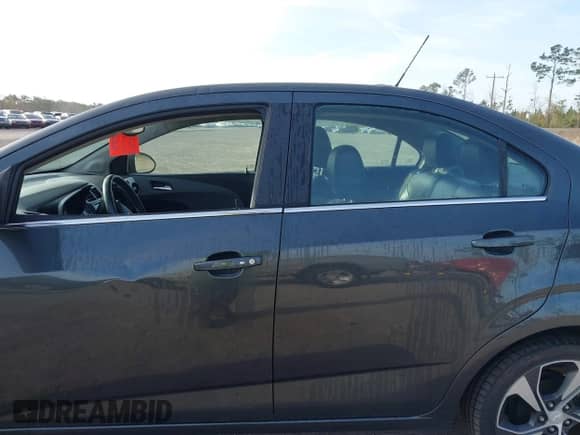 2019 Chevrolet Sonic Premier с VIN 1G1JF5SBXK4124358, выставлен на аукционе IAAI как лот 41724277 с пробегом 96 760 миль миль и . История ставок и продаж доступна на DreamBid. Изображение 14.