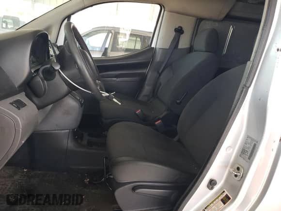 2015 Chevrolet City Express Cargo LS z VIN 3N63M0YN8FK712675, wystawiony jako Copart lot #64562635 z przebiegiem 248 006 mil mil oraz Czysty tytuł • Clean title. Historia ofert i sprzedaży dostępna na DreamBid. Obrazek 7.